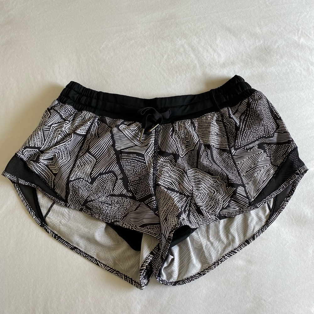 Lululemon Hotty Hot Short, 6